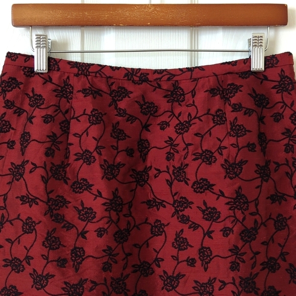 Ann Taylor 90's Vintage Floral Embroidered Silk High Waisted Mini Skirt Red 10P - Picture 2 of 10